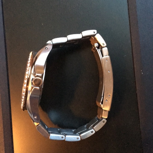 Women’s Fossil Watch - Picture 3 of 6